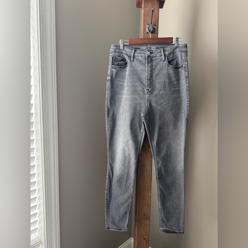 Old Navy Women’s Higher High Rise Rockstar Super Skinny Jeans Grey Wash Size 14